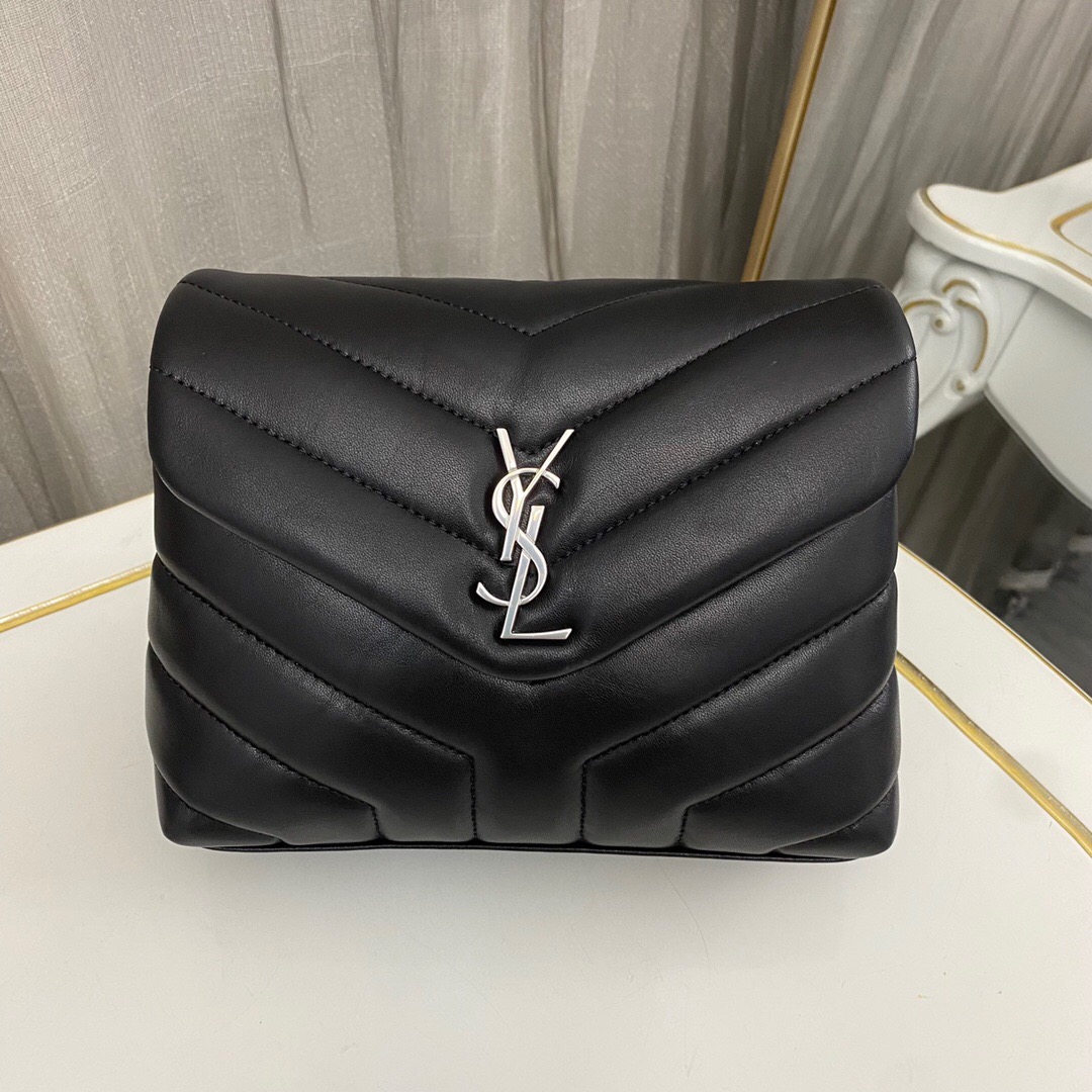 SAINT LAURENT Loulou Toy quilted leather shoulder bag black - Bag