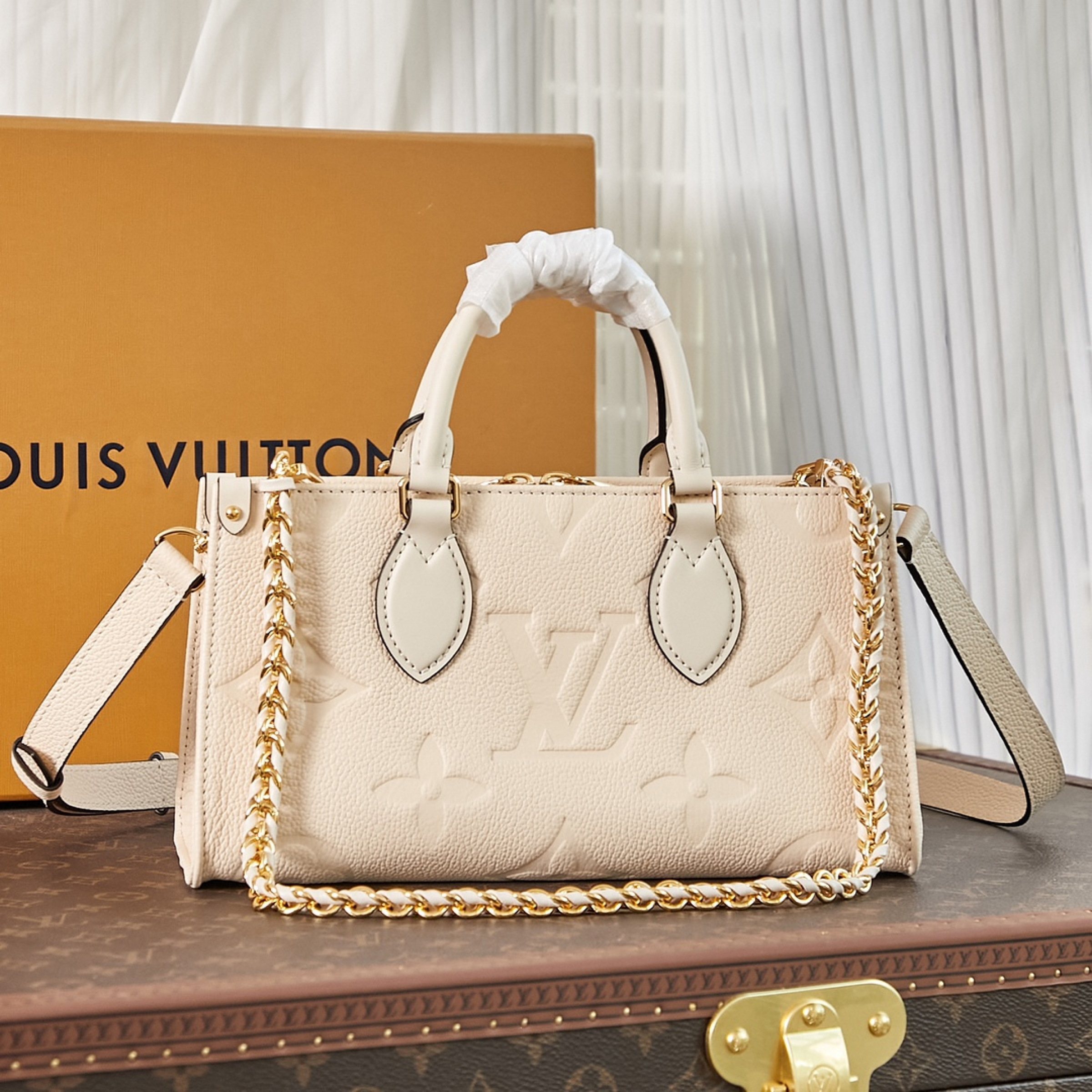 LOUIS VUITTON LV Monogram Canvas Onthego East West - Bag