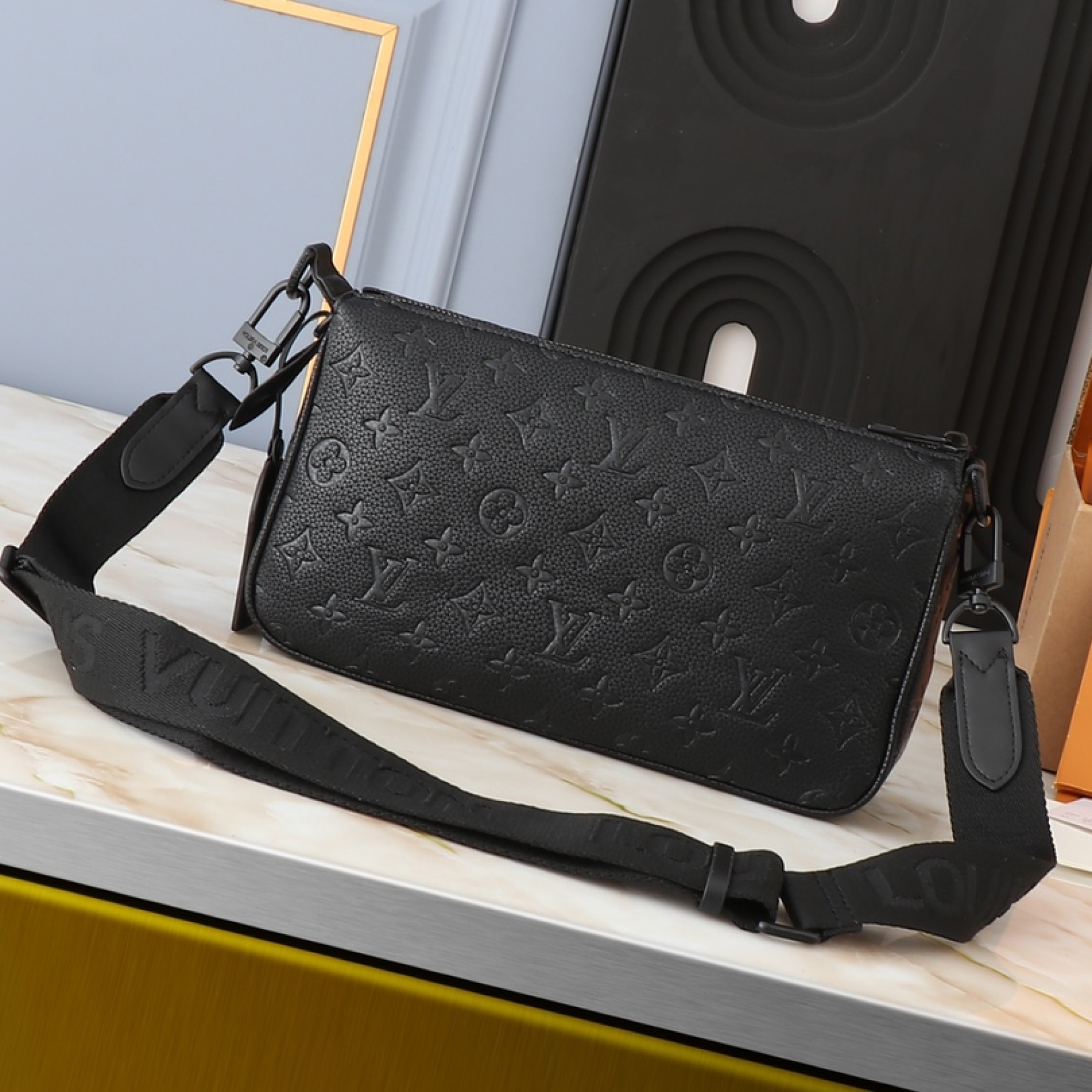 Louis Vuitton Pochette Accessoire XL Dark Black - Bag