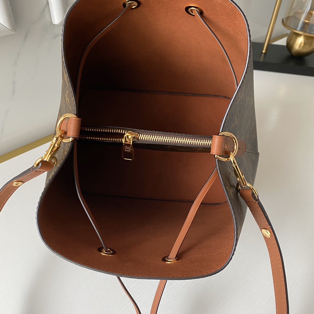Louis Vuitton LV NeoNoe MM Bucket Bag