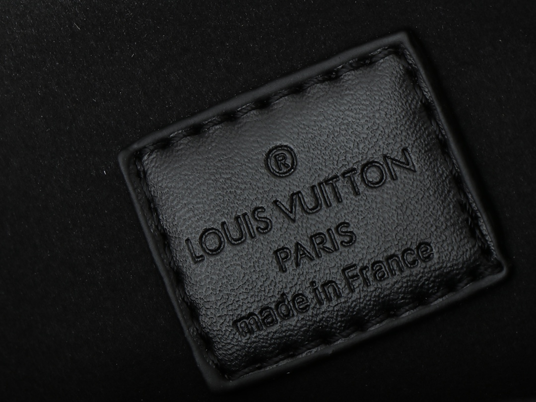 Louis Vuitton Coussin PM Black Small Handbag