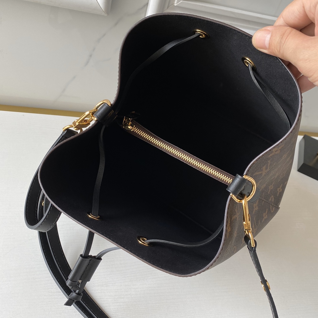 Louis Vuitton LV NeoNoe MM Bucket Bag