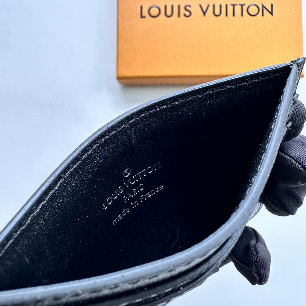 Louis Vuitton Card Holder Black Wallet ﻿