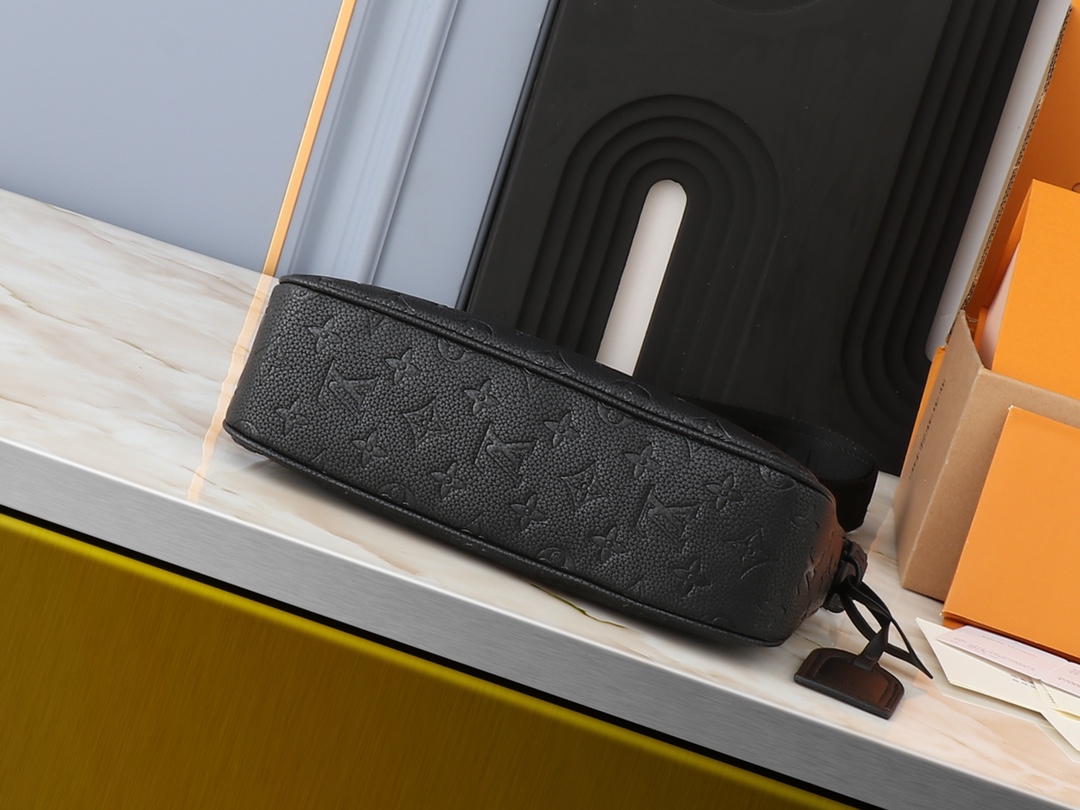 Louis Vuitton Pochette Accessoire XL Dark Black - Bag