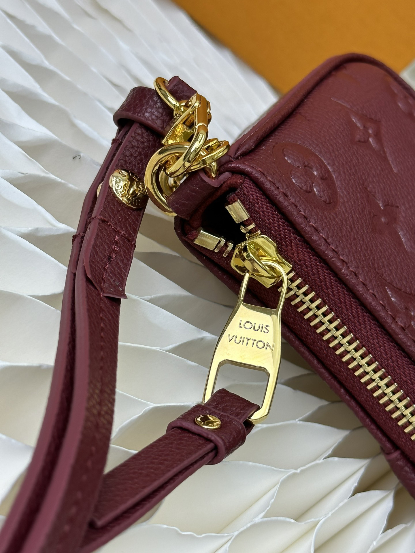 Louis Vuitton Easy Pouch On Strap Handbag - Red