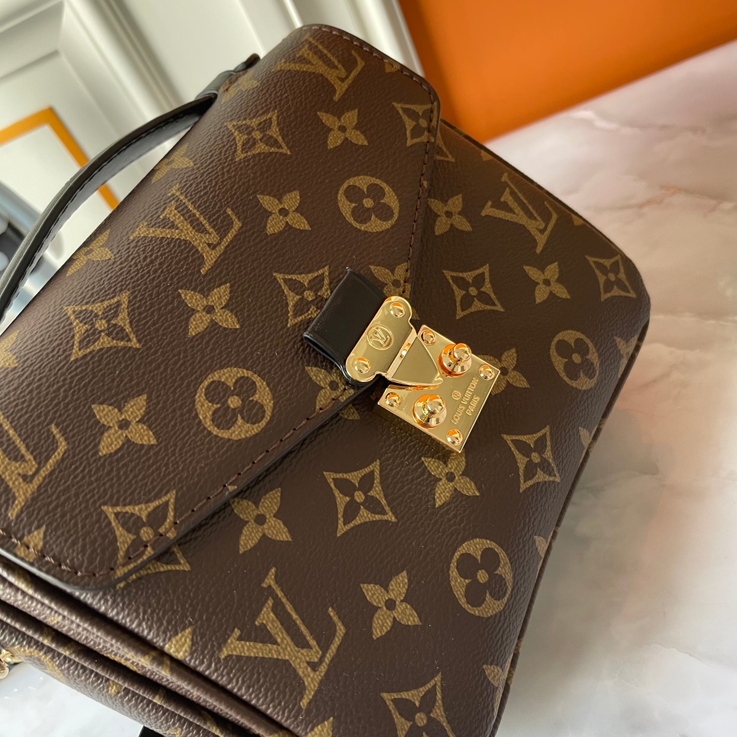 Louis Vuitton Pochette Métis Handbag - Old Flower Black Bag