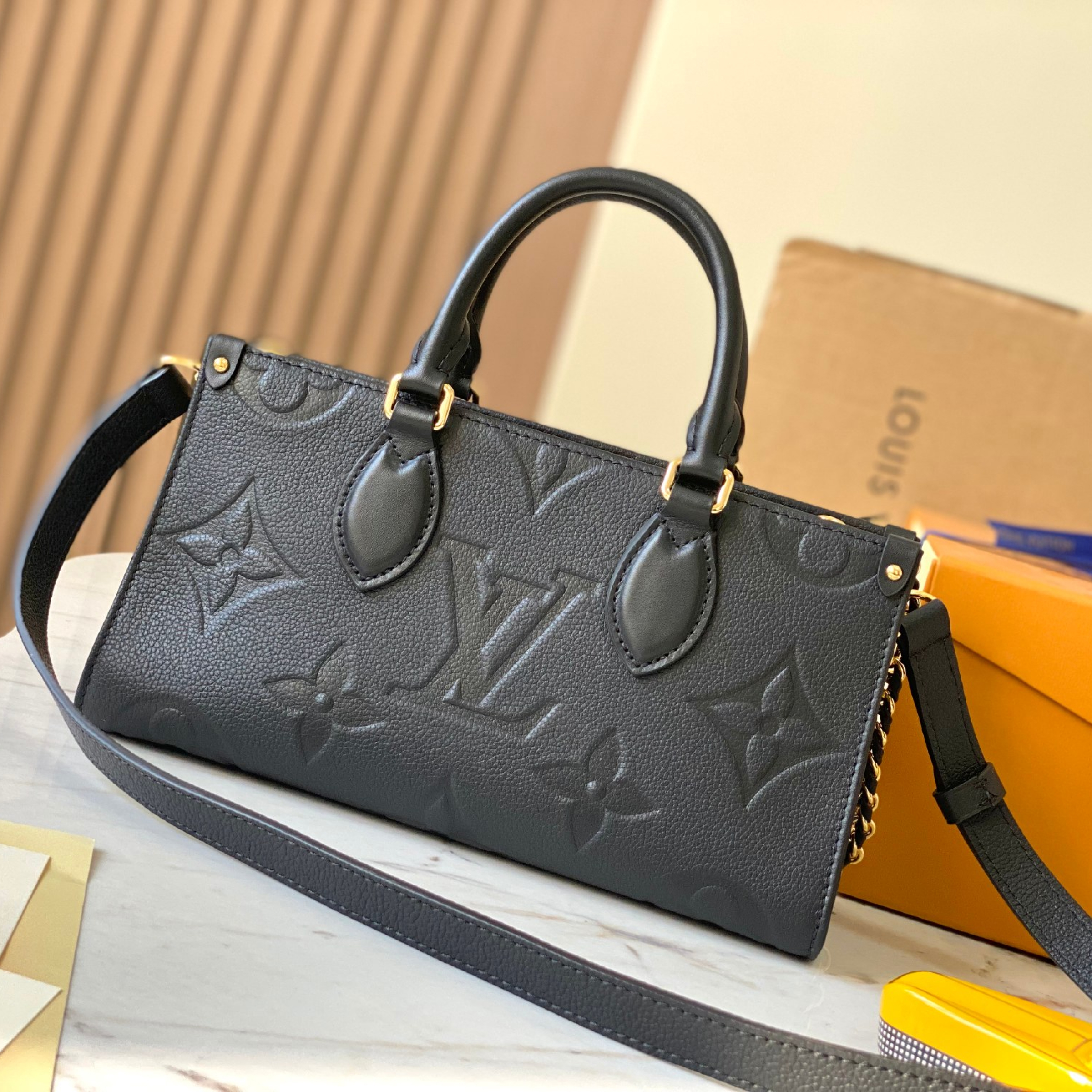 LOUIS VUITTON LV Monogram Canvas Onthego East West - Bag