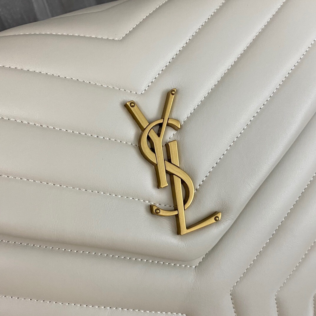 SAINT LAURENT Loulou medium quilted leather shoulder bag white - Bag