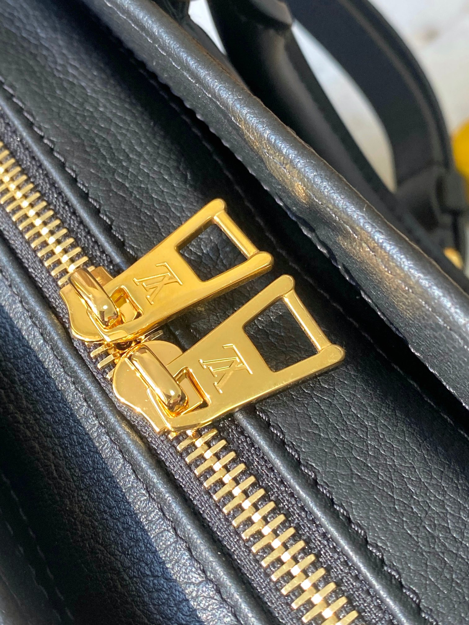 LOUIS VUITTON LV Monogram Canvas Onthego East West - Bag