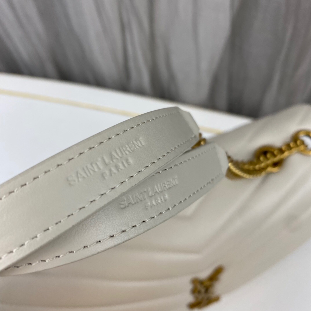 SAINT LAURENT Loulou medium quilted leather shoulder bag white - Bag