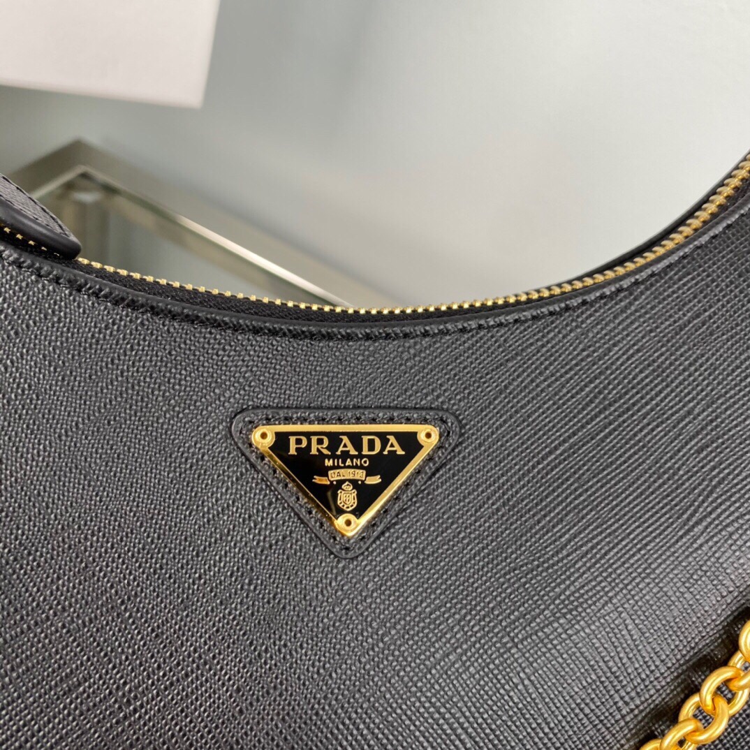 Prada Re-Edition 2005 Saffiano Leather Bag
