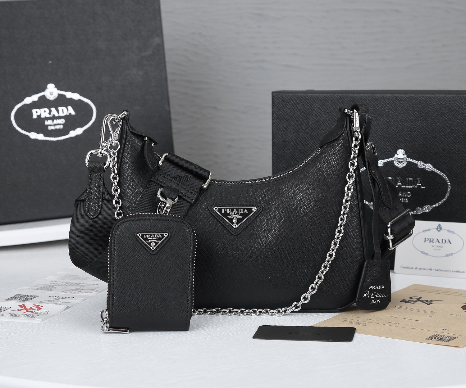 Prada Re-Edition 2005  Saffiano Leather bag