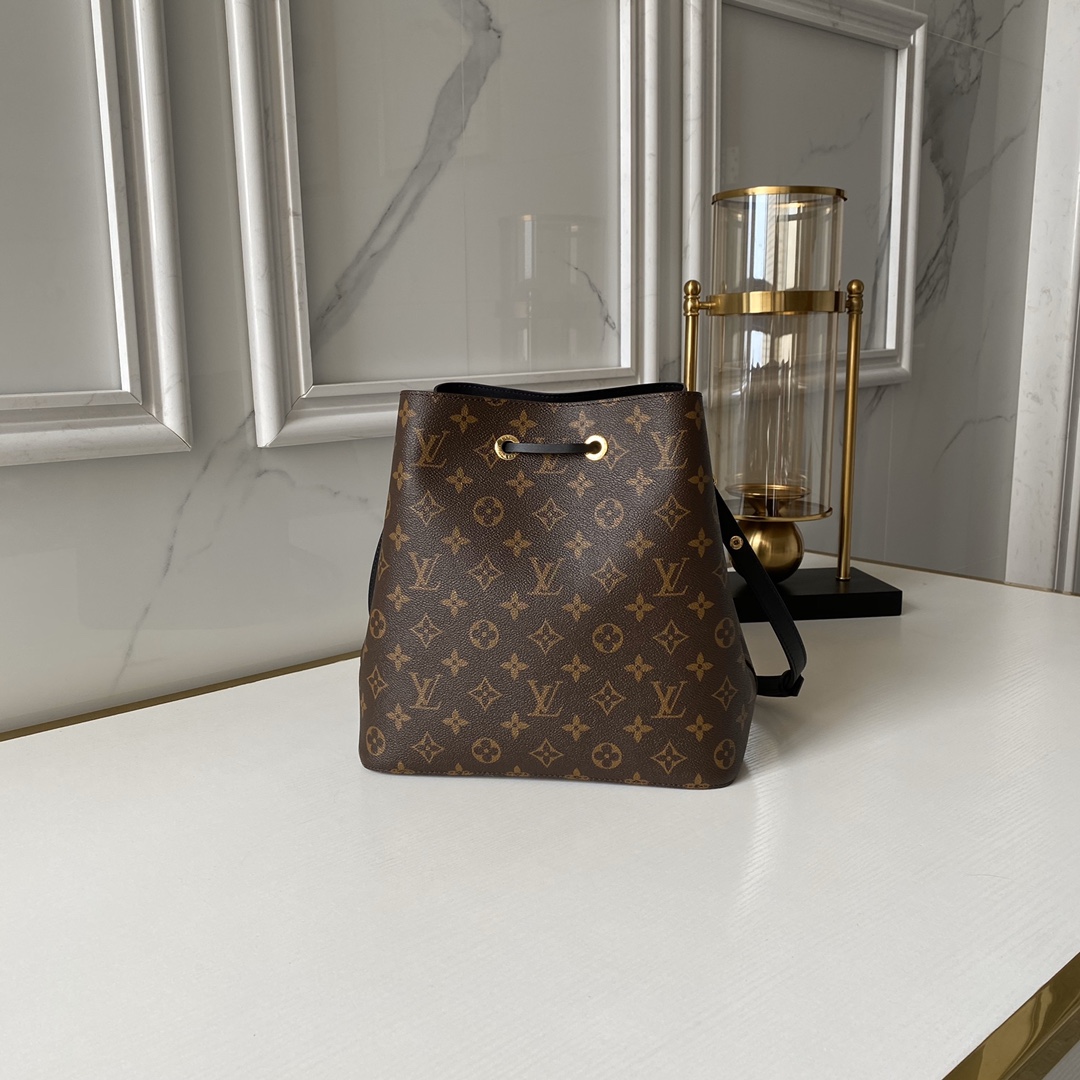 Louis Vuitton LV NeoNoe MM Bucket Bag