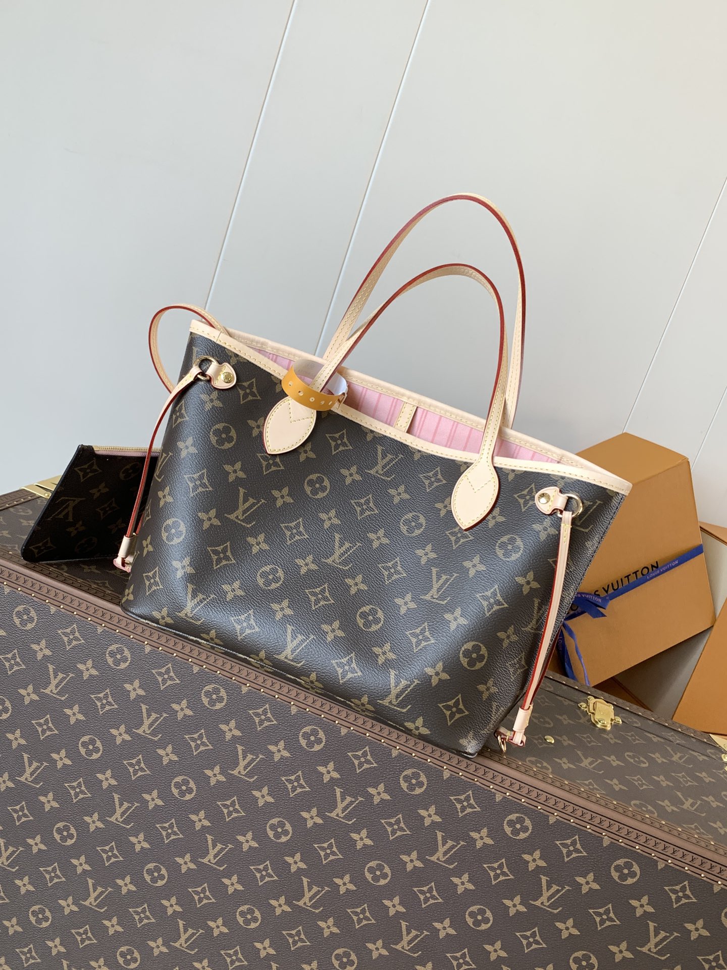 Louis Vuitton LV Neverfull PM bag