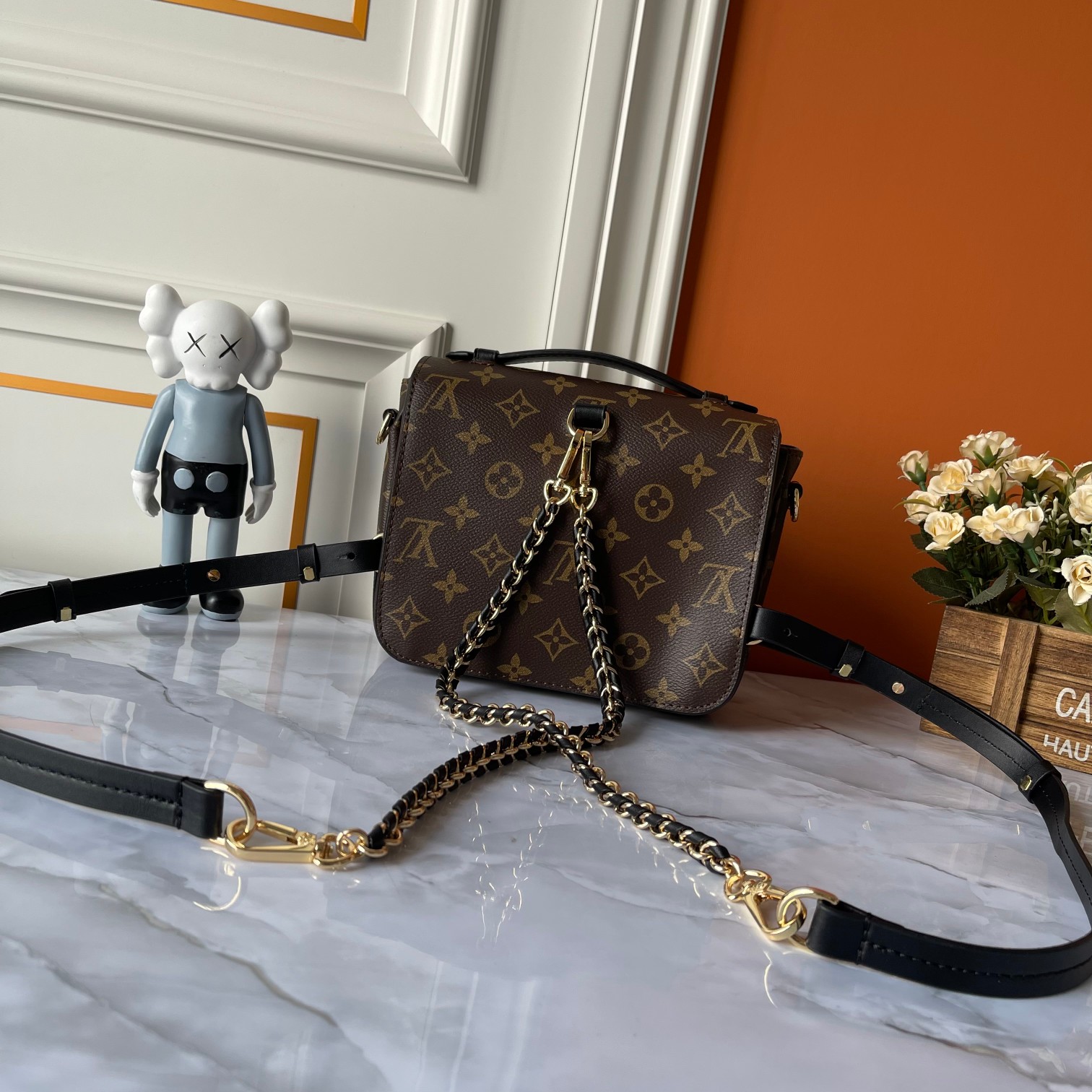 Louis Vuitton Pochette Métis Handbag - Old Flower Black Bag