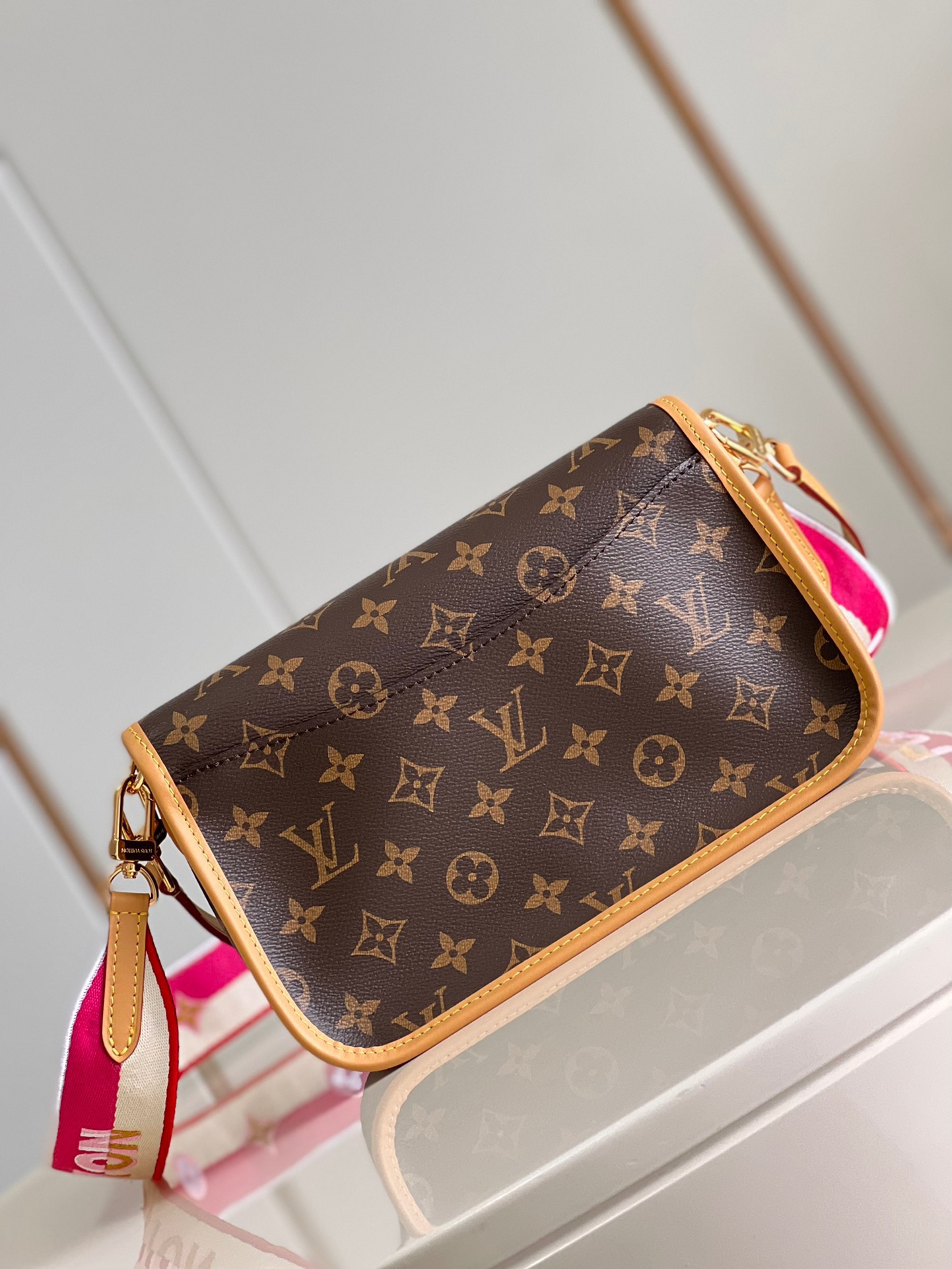 Louis Vuitton LV Diane NM Handbag Monogram Canvas - Bag