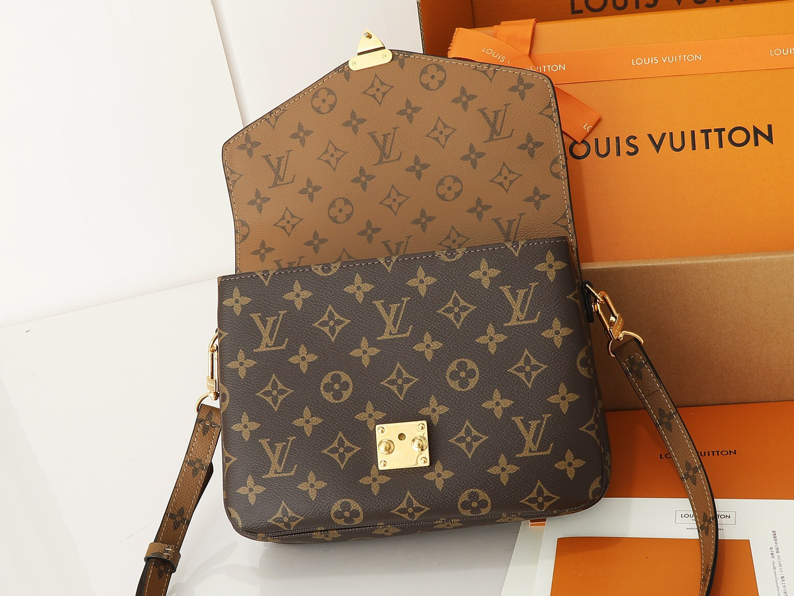 Louis Vuitton Pochette Métis Handbag