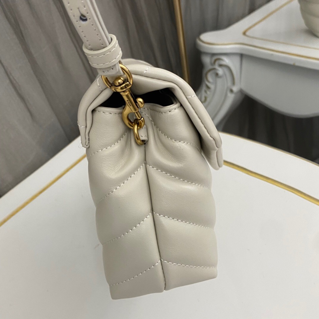SAINT LAURENT Loulou Toy quilted leather shoulder bag cream - Bag