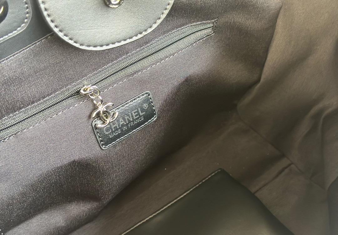 Chanel Shopping Tote Bag Mixed Fibres, Calfskin & Silver-Tone Metal-Black - Bag