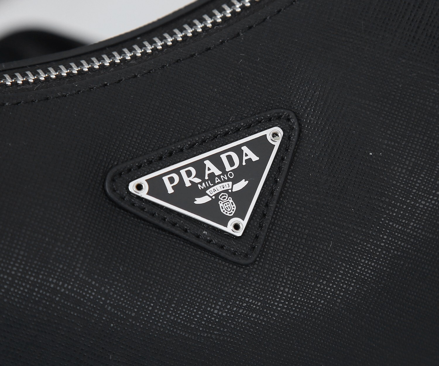 Prada Re-Edition 2005  Saffiano Leather bag