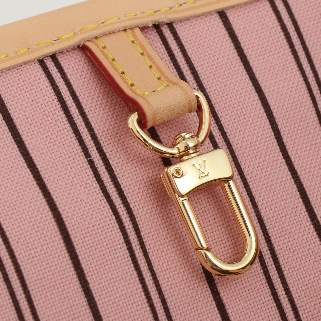 Louis Vuitton Neverfull MM Classic Bag