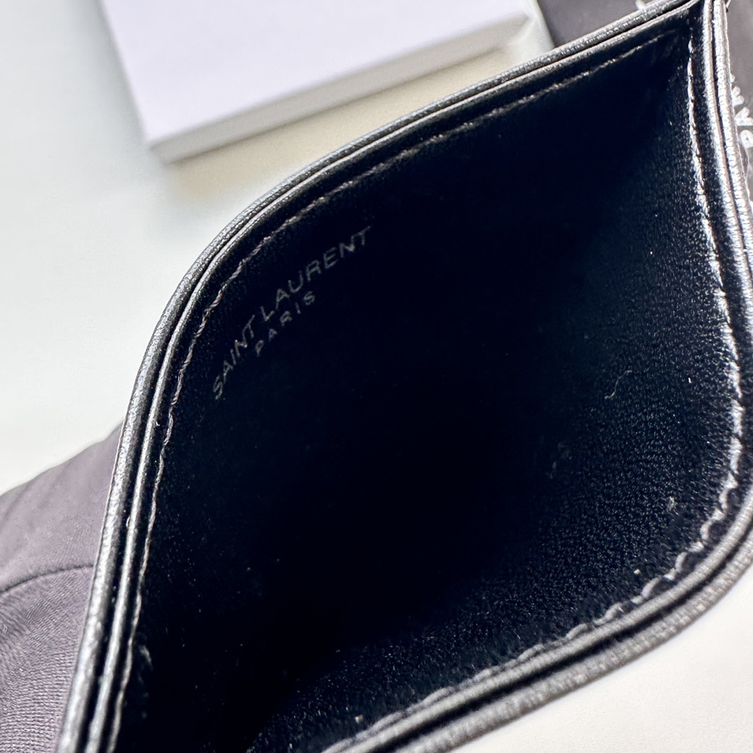 Saint Laurent CASSANDRE MATELASSÉ card case in lambskin -Black and Silver Wallet