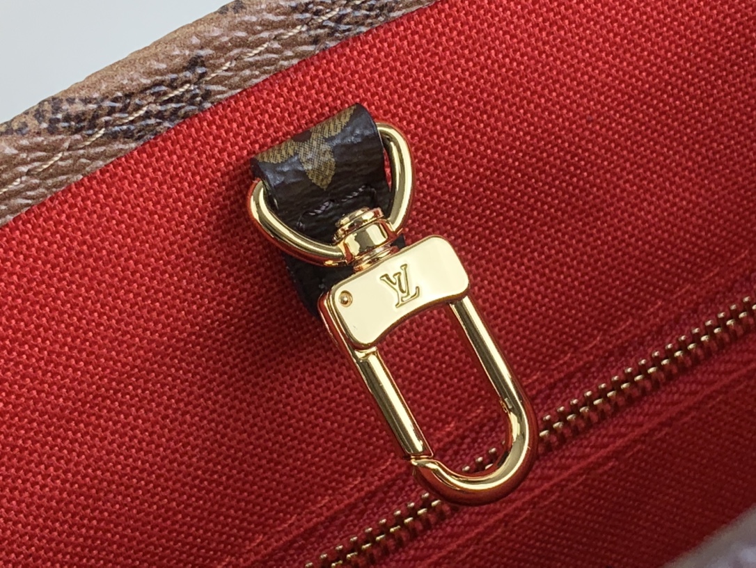 Louis Vuitton Onthego Monogram Casual Style Tote - Bag