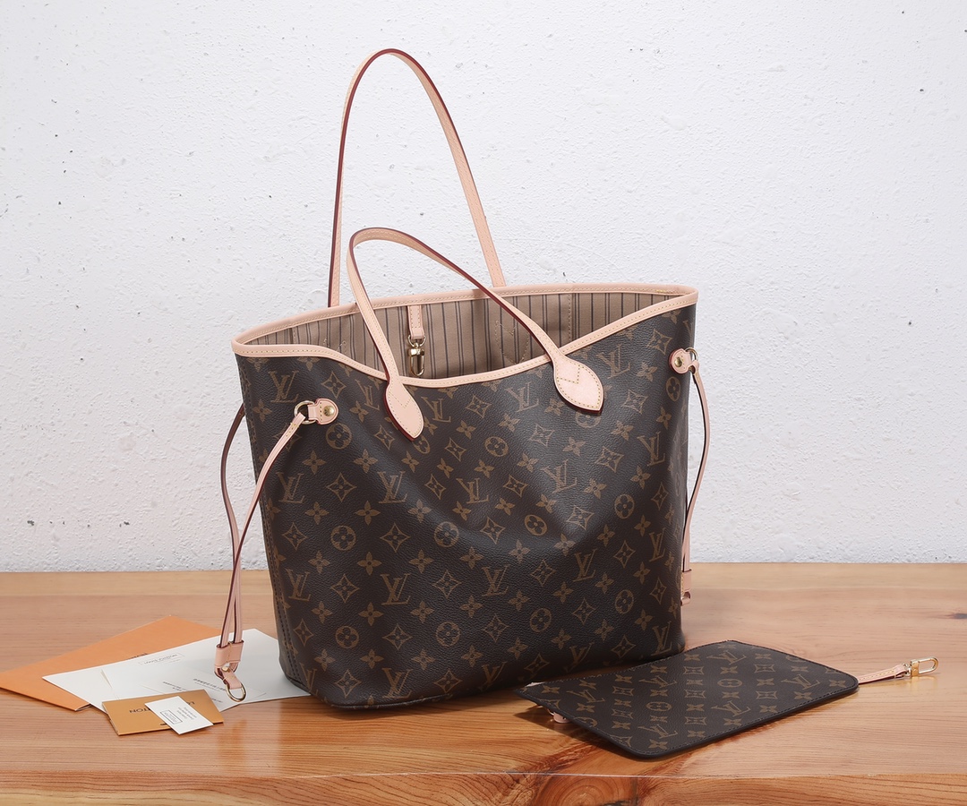 Louis Vuitton Neverfull MM Classic Bag