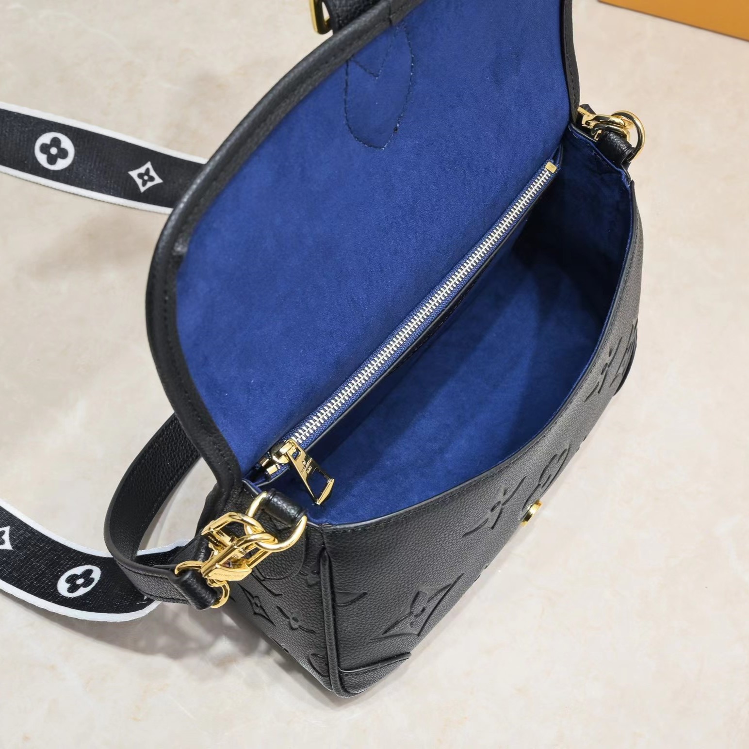 Louis Vuitton LV Empreinte Monogram Leather Black Diane Black-bag