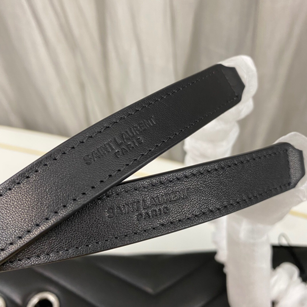 SAINT LAURENT Loulou medium quilted leather shoulder bag black - Bag