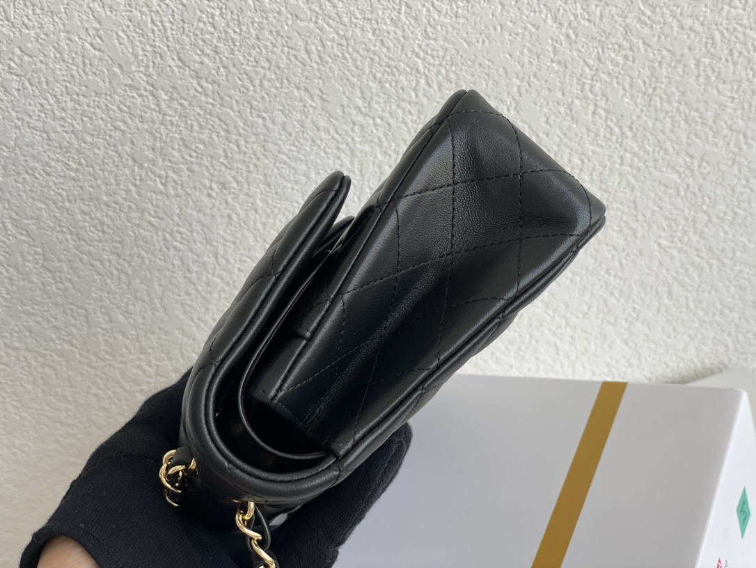 Chanel Classic Double Flag Bag Black Leather Golden Hardware Shoulder Bag