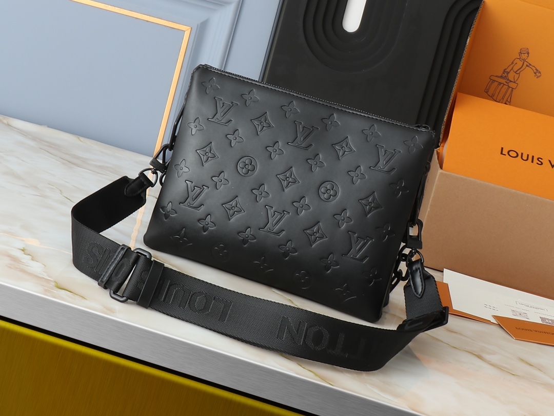 Louis Vuitton Coussin PM Black Small Handbag