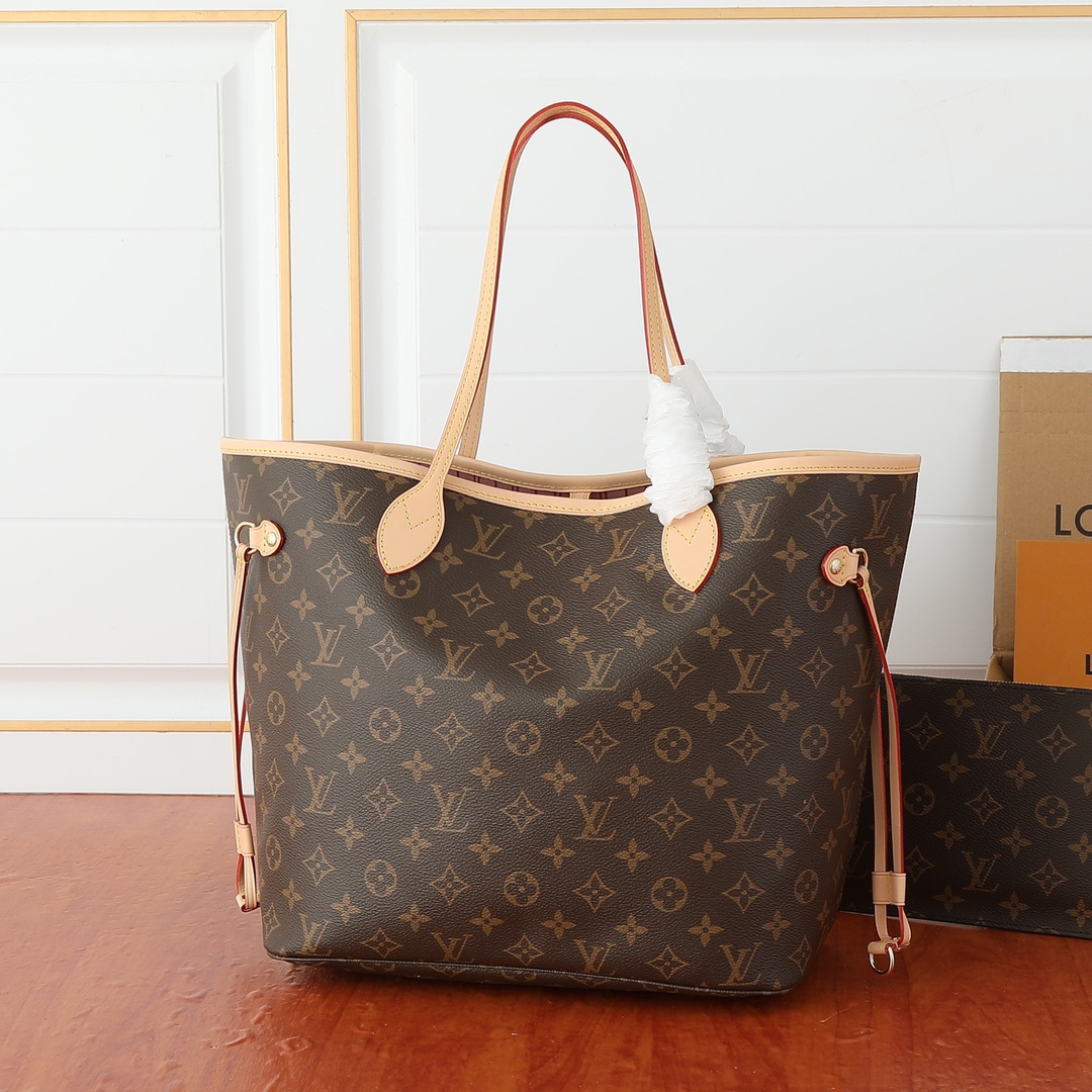 Louis Vuitton Neverfull MM Classic Bag