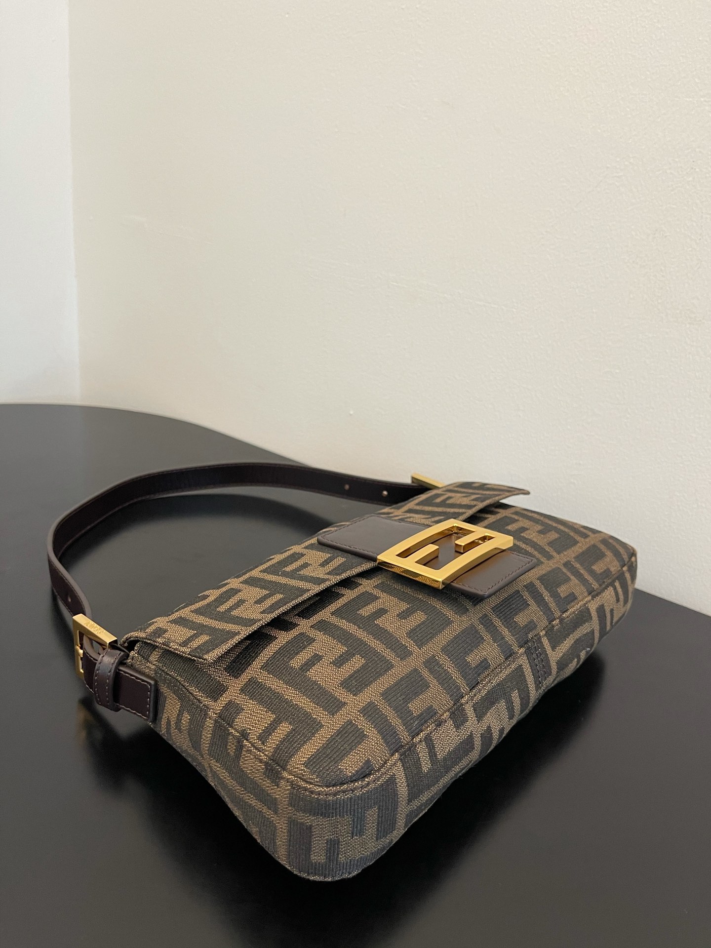 Fendi Zucca Mamma Baguette with golden accessories - Bag
