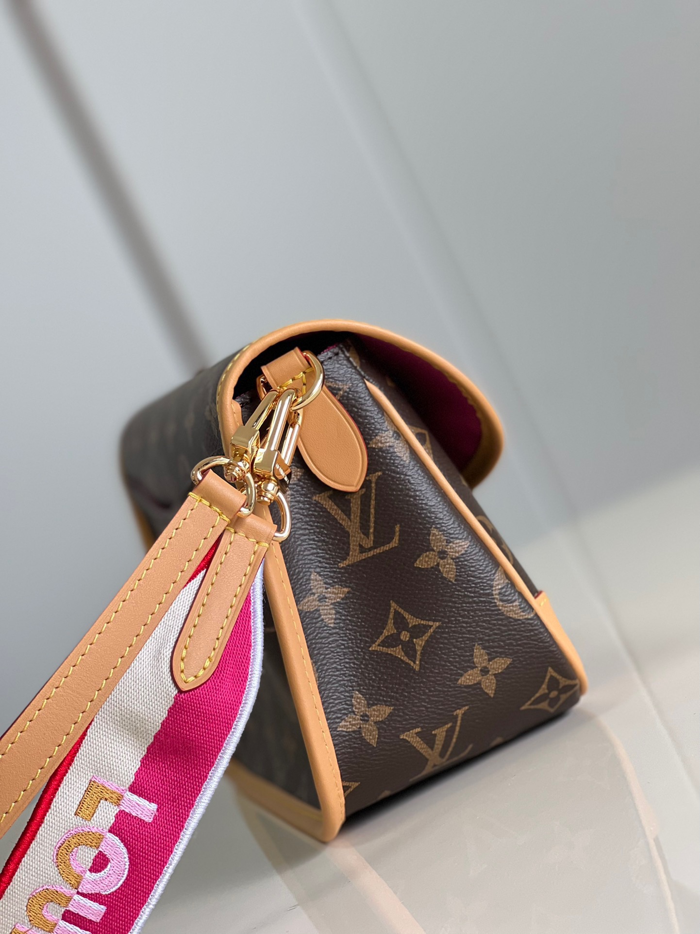 Louis Vuitton LV Diane NM Handbag Monogram Canvas - Bag